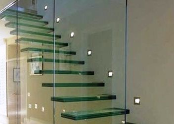 toughened-glass-staircase